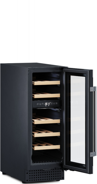 Wine climate cabinet Dometic C18B - door open